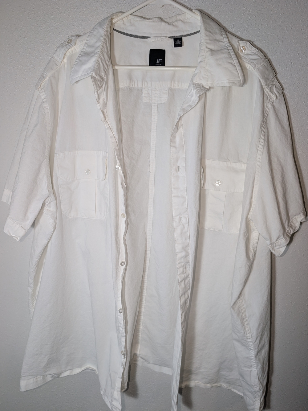 jf j.ferrar Men’s White Short-Sleeve Casual Button-Down Shirt with Chest Pockets
